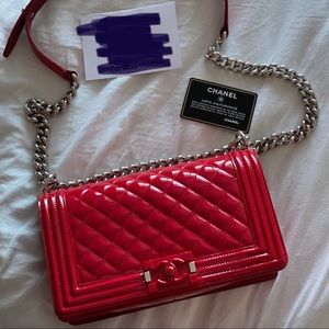 Chanel plexiglass red (patent) old medium boy bag